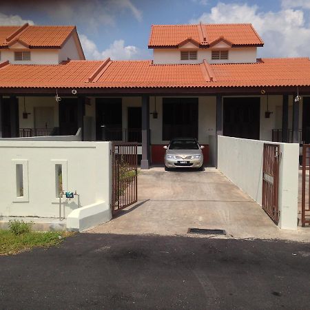 Teratakmuslim H'H Villa Malacca Eksteriør billede